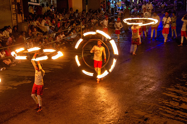 Navam Perahera